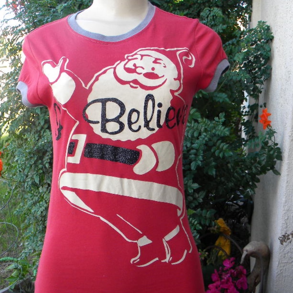 Ladies  short sleeved Tee Shirt NWT